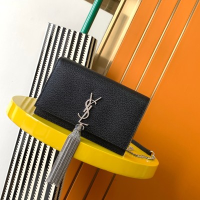 Handbags SAINT LAURENT 452159 size 19x12.5x4 cm