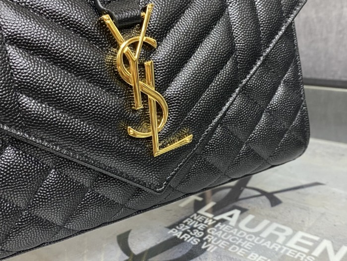 Handbags SAINT LAURENT 526286 size 22×13×6 cm