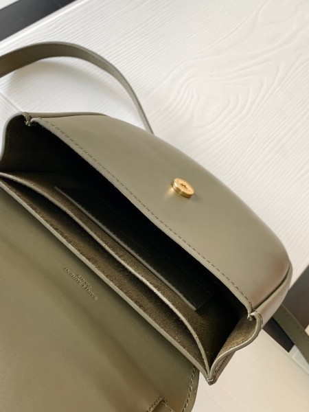 Handbags SAINT LAURENT 619740 size 18x15.5x5.5 cm