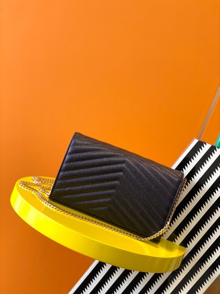 Handbags SAINT LAURENT 377828 size 22.5x14x4 cm