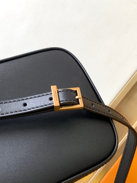 Handbags SAINT LAURENT 735214 size 18×13.5×3.5 cm