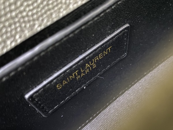 Handbags SAINT LAURENT 526286 size 22×13×6 cm