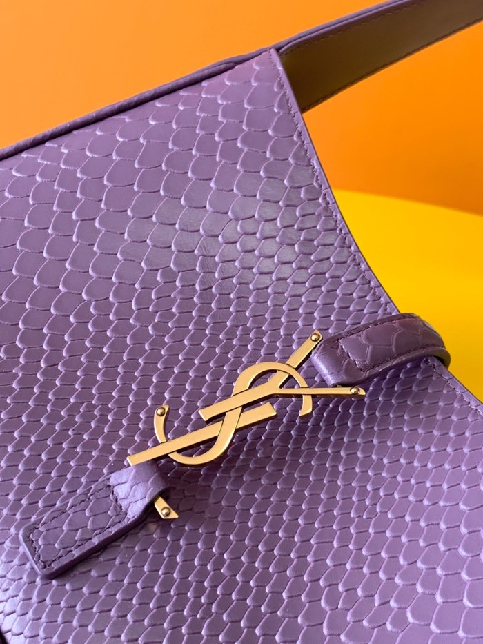 Handbags SAINT LAURENT 657228 size 24.5x16x6 cm