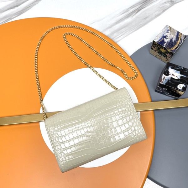 Handbags SAINT LAURENT 607788 size 19x12x4 cm