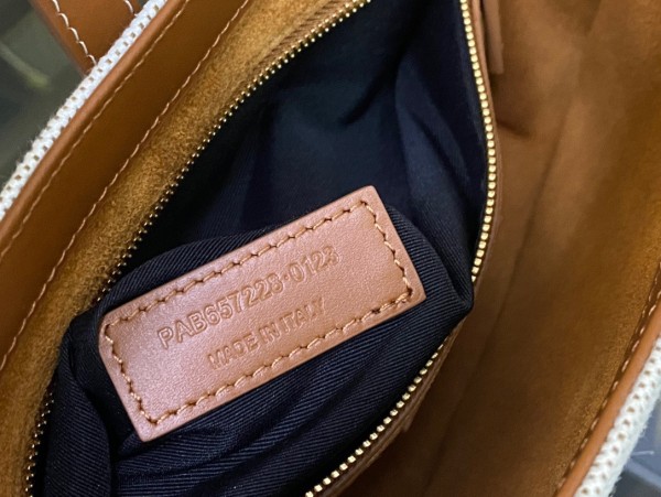 Handbags SAINT LAURENT 657228 size 24.5x16x6 cm