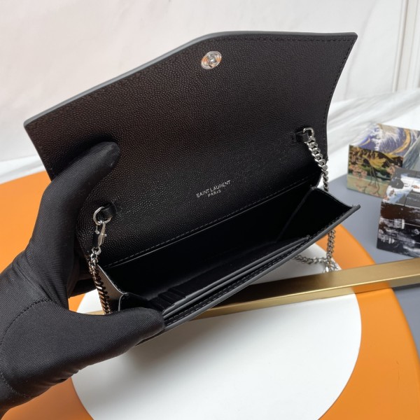 Handbags SAINT LAURENT 607788 size 19x12x4 cm