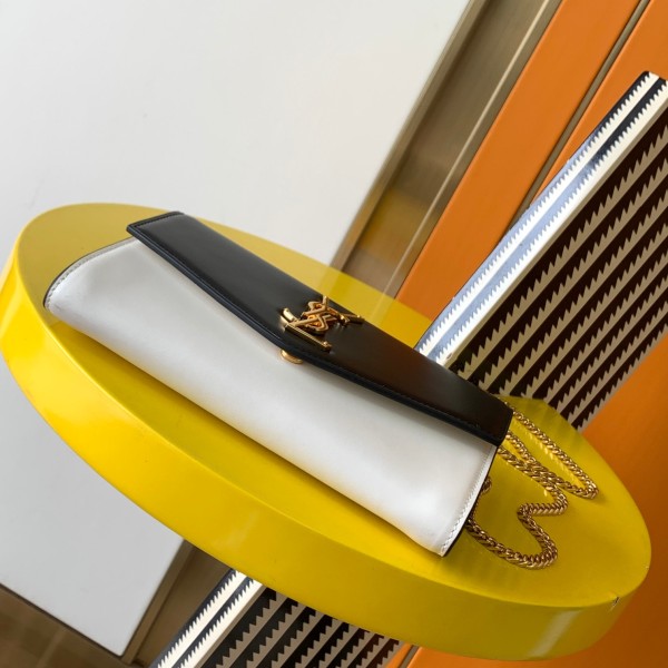 Handbags SAINT LAURENT 607788 size 19x12x4 cm