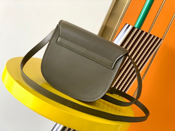 Handbags SAINT LAURENT 619740 size 18x15.5x5.5 cm