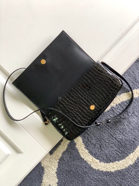 Handbags SAINT LAURENT 632014 size 26x13.5x4.5 cm