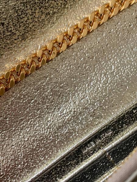 Handbags SAINT LAURENT 377828 size 22.5x14x4 cm