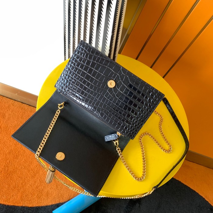 Handbags SAINT LAURENT 452159 size 24.5x16x6 cm