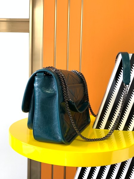 Handbags SAINT LAURENT 533037 size 22X16.5X7.5 CM