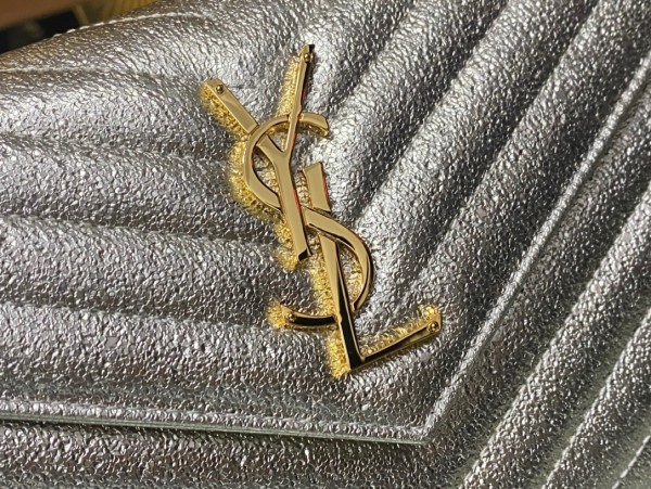 Handbags SAINT LAURENT 377828 size 22.5x14x4 cm