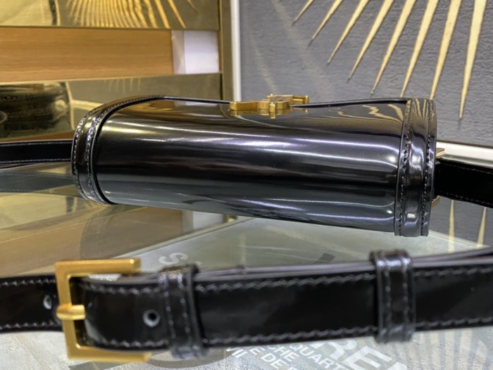 Handbags SAINT LAURENT 634306 size 19×13×5 cm