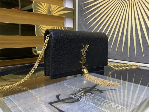 Handbags SAINT LAURENT 452159 size 19x12.5x4 cm