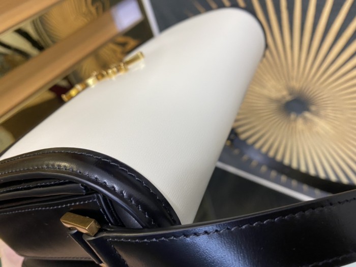 Handbags SAINT LAURENT 634305 size 23-16-6 cm