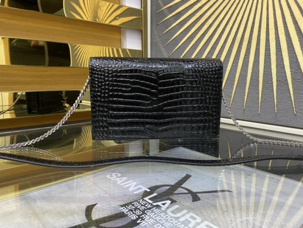 Handbags SAINT LAURENT 452159 size 19x12.5x4 cm