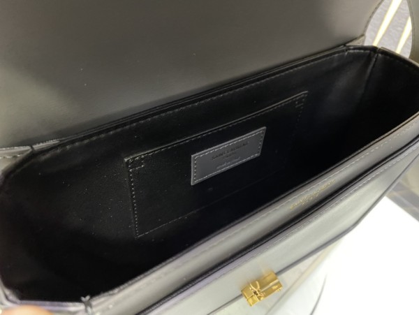 Handbags SAINT LAURENT 634305 size 23-16-6 cm