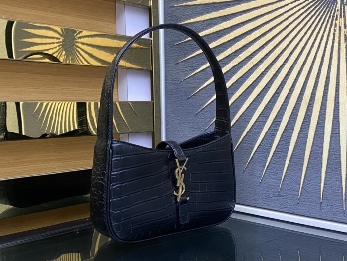 Handbags SAINT LAURENT 710318 size 19x11.5x4.5 cm