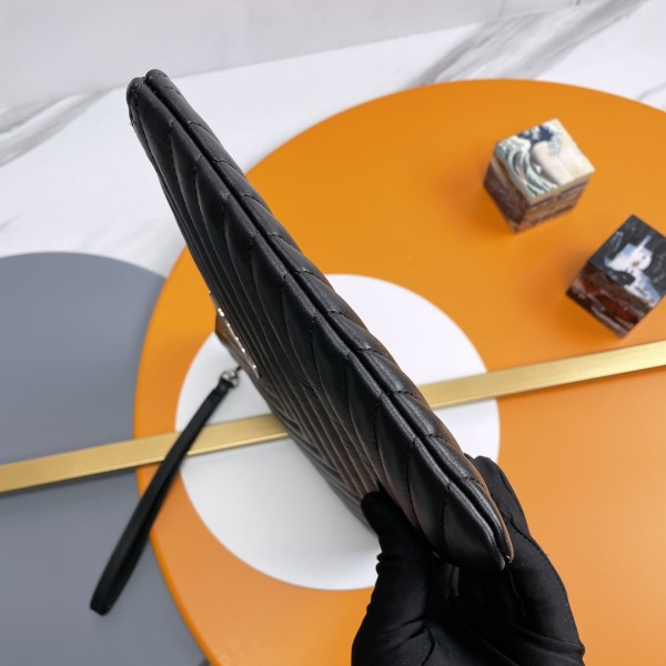 Handbags SAINT LAURENT 413444 size 30×21.5×2 cm