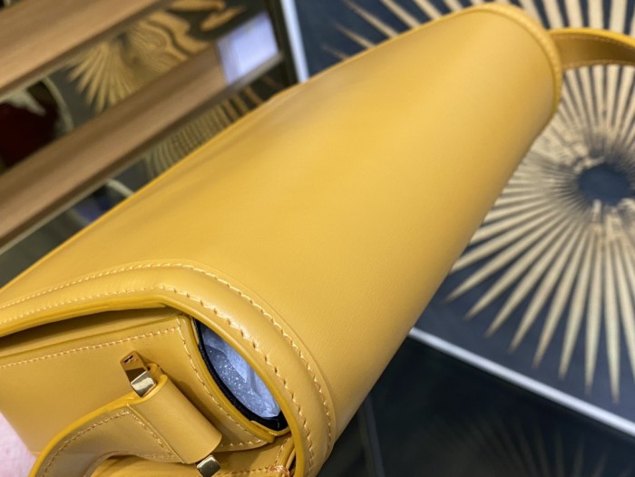 Handbags SAINT LAURENT 634305 size 23-16-6 cm