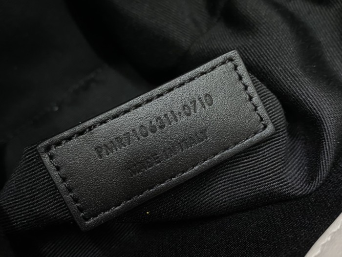 Handbags SAINT LAURENT 701631 size 19x13x13 cm