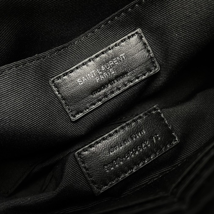 Handbags SAINT LAURENT 379039 size 24×17.5×1.5 cm