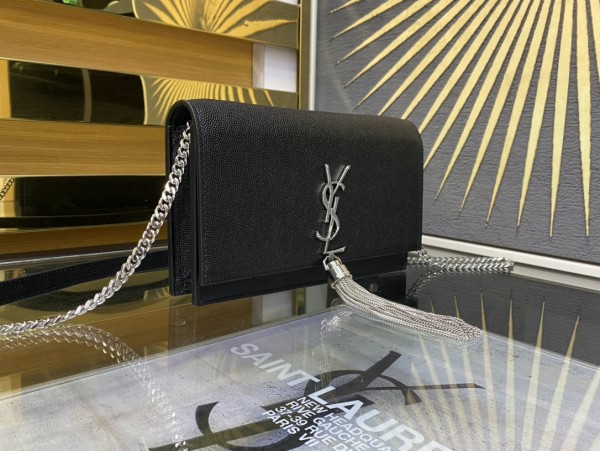 Handbags SAINT LAURENT 452159 size 19x12.5x4 cm