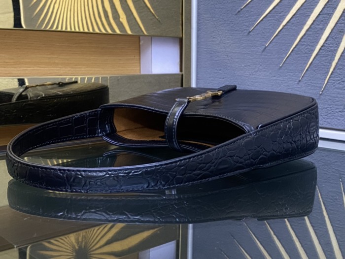 Handbags SAINT LAURENT 710318 size 19x11.5x4.5 cm