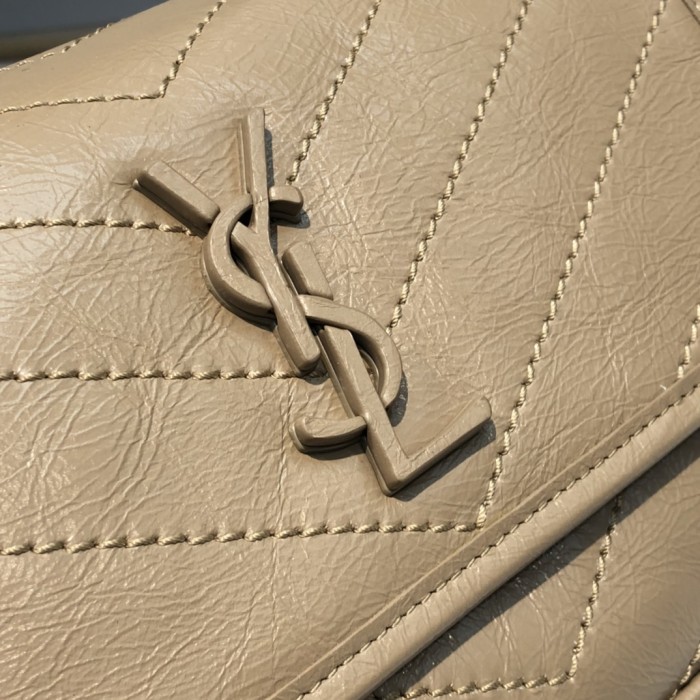 Handbags SAINT LAURENT 533037 size 22*16.5*12 cm