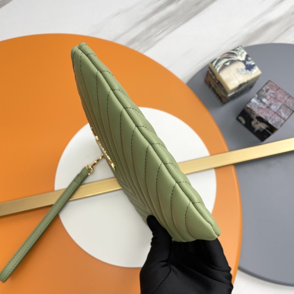 Handbags SAINT LAURENT 379039 size 24×17.5×1.5 cm