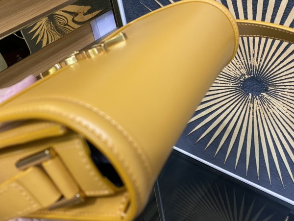 Handbags SAINT LAURENT 634306 size 19×13×5 cm