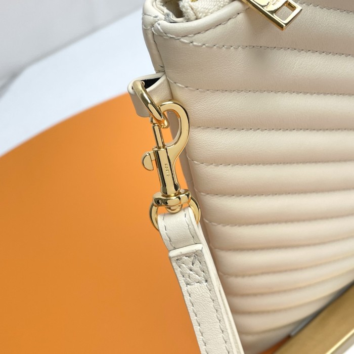 Handbags SAINT LAURENT 413444 size 30×21.5×2 cm