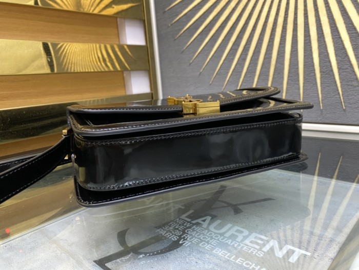 Handbags SAINT LAURENT 634305 size 23-16-6 cm