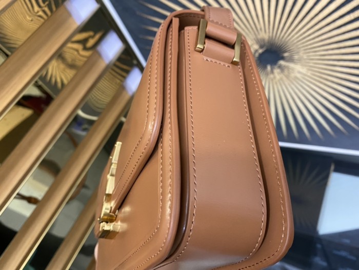 Handbags SAINT LAURENT 634305 size 23-16-6 cm