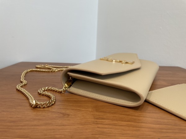 Handbags SAINT LAURENT 607788 size 19x12x4 cm