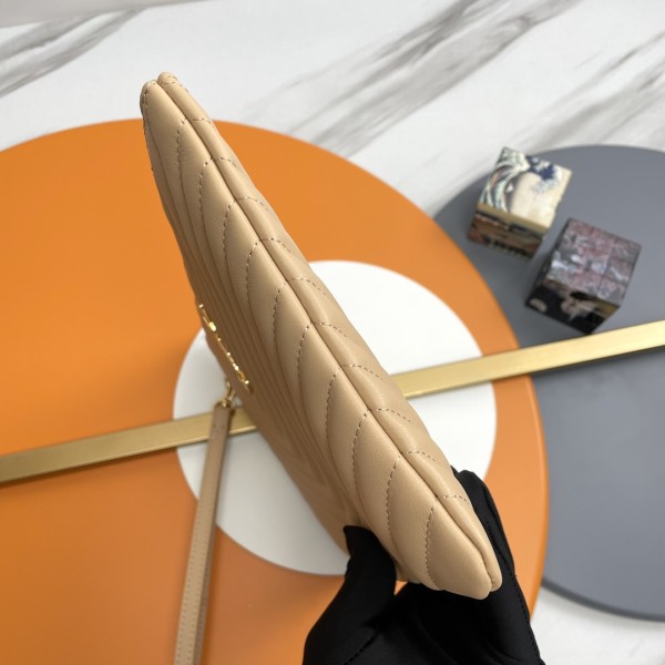 Handbags SAINT LAURENT 413444 size 30×21.5×2 cm