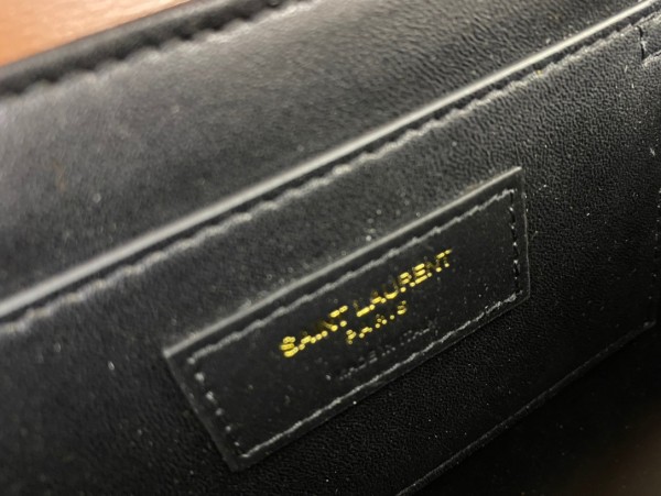 Handbags SAINT LAURENT 634305 size 23-16-6 cm