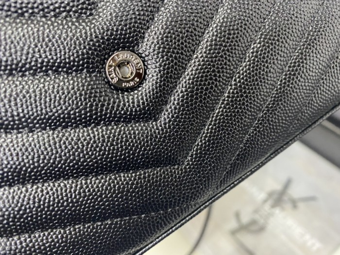 Handbags SAINT LAURENT 377828 size 22.5x14x4 cm