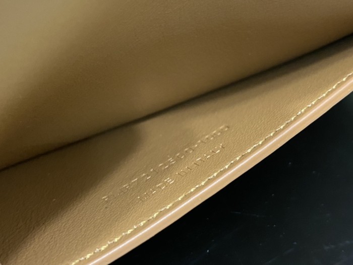 Handbags SAINT LAURENT 721250 size 22×14×5 cm