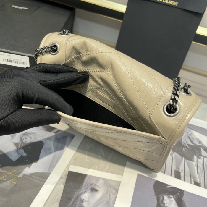 Handbags SAINT LAURENT 533037 size 22*16.5*12 cm