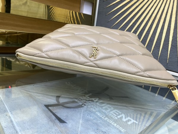 Handbags SAINT LAURENT 696779 size 26x19x11 cm