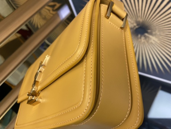 Handbags SAINT LAURENT 634305 size 23-16-6 cm