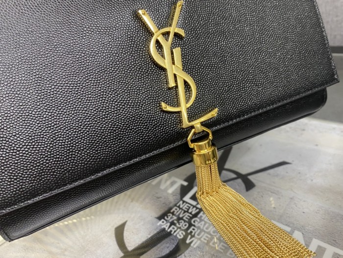 Handbags SAINT LAURENT 354119 size 24-5.5-15 cm