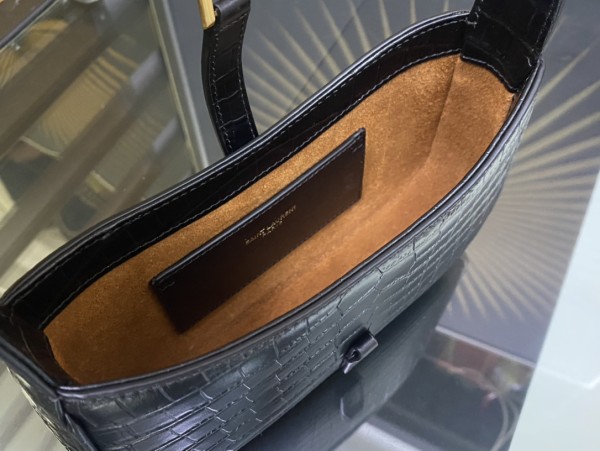 Handbags SAINT LAURENT 710318 size 19x11.5x4.5 cm