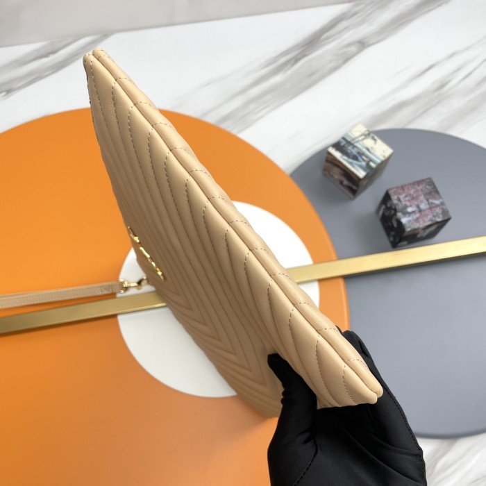 Handbags SAINT LAURENT 440222 size 36x24.5x2.5 cm