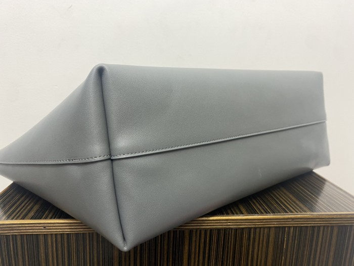 Handbags SAINT LAURENT 600281 size 38x28x13 cm