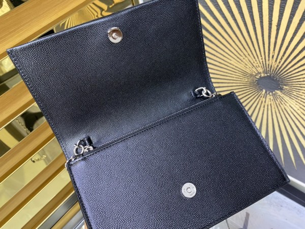 Handbags SAINT LAURENT 452159 size 19x12.5x4 cm