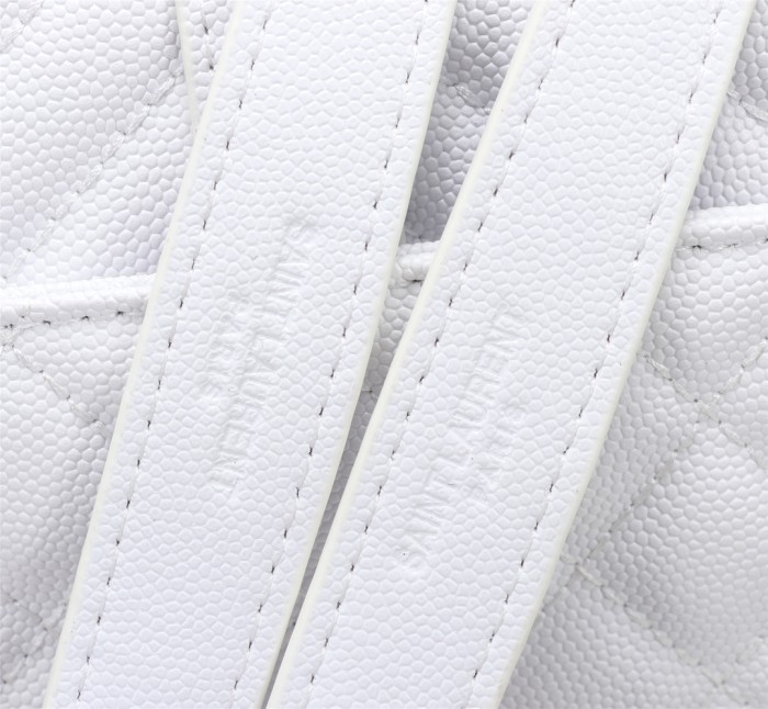 Handbags SAINT LAURENT 487206 size 24×17.5×6 cm