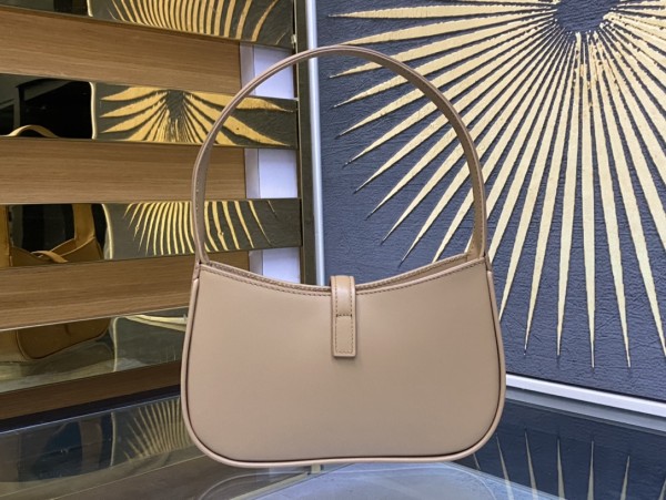 Handbags SAINT LAURENT 710318 size 19x11.5x4.5 cm